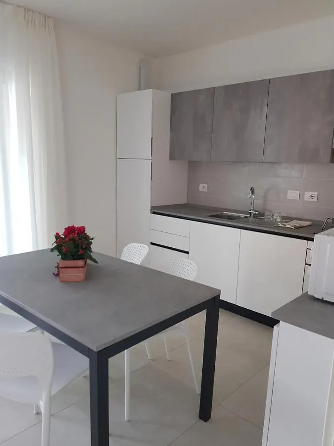 Cala Blu Residence Con Piscina-Centralissimo Lido Di Jesolo 0*,